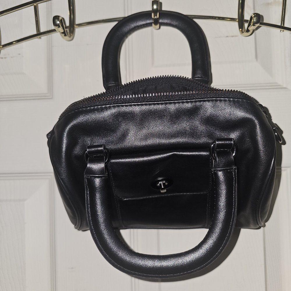 Elegant Black Pleather Handbag